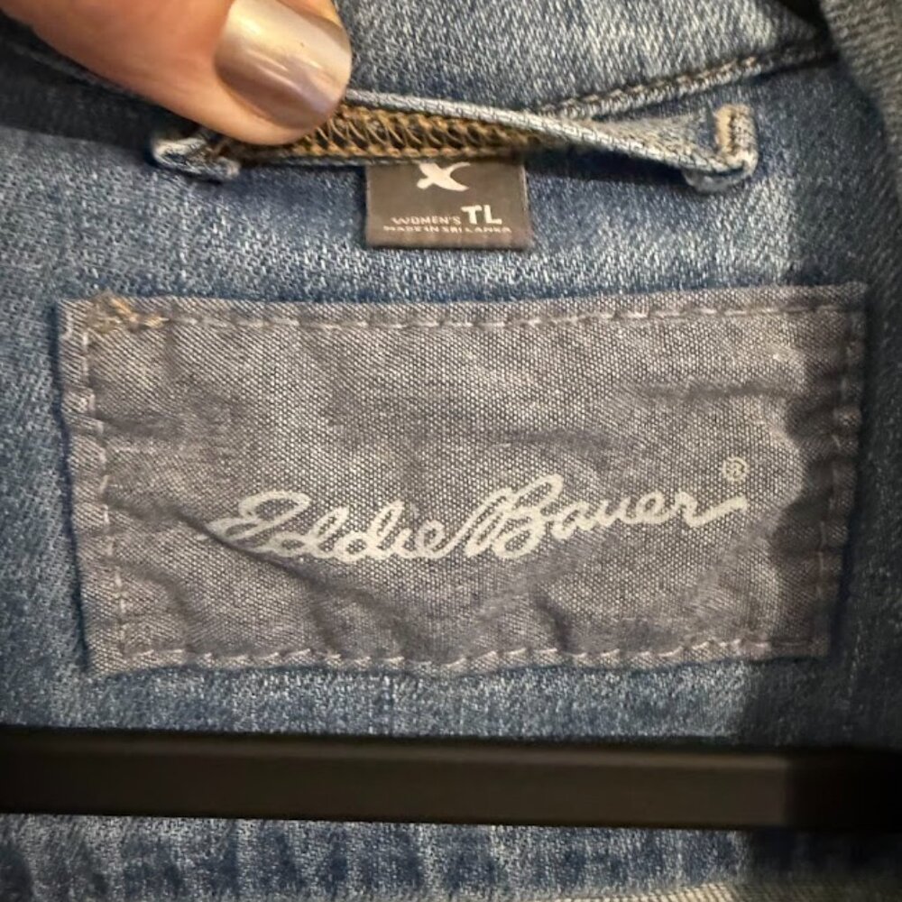 Eddie Bauer Women's Long Sleeve Blue Jean Button Up Jacket with 4 Pockets - Picture 2 of 4